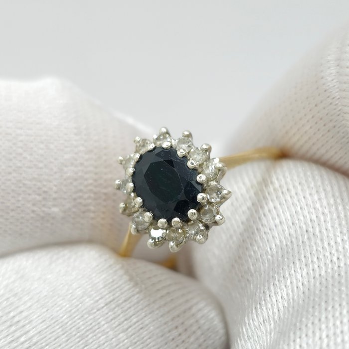 Ingen mindstepris - Forlovelsesring - 9 kt Gulguld -  080ct tw Safir - Diamant - Bryllupsklynge