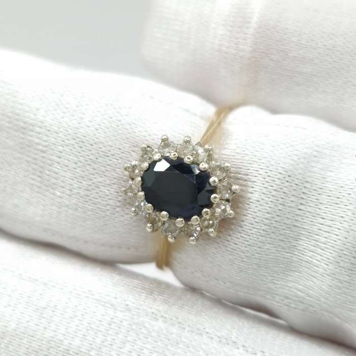 Ingen mindstepris - Forlovelsesring - 9 kt Gulguld -  080ct tw Safir - Diamant - Bryllupsklynge