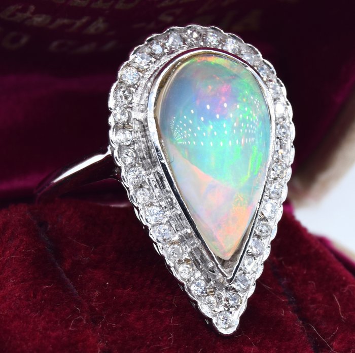 Ring - 18 kraat Hvidguld Opal