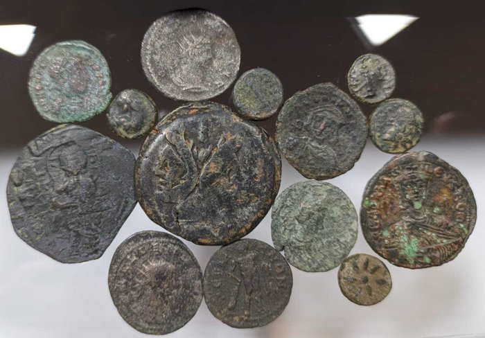 Byzantinske rige, Grækenland (gamle), Romarriket. Mixed Lot of 14 Ancient Roman and Byzantine Coins with various conditions for Identification  (Ingen mindstepris)