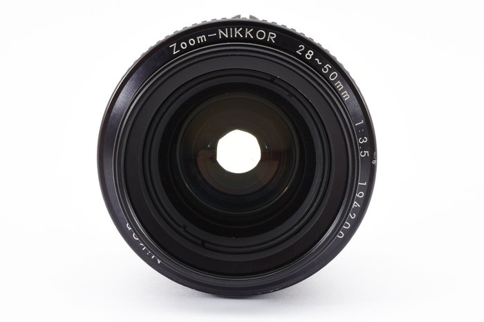 Nikon Ai-s Nikkor 3,5/28-50mm **read** | Kameralinse