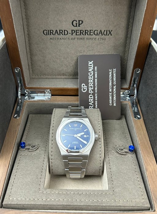 Girard-Perregaux - Laureato 225th Anniversary edition - 81000 - Mænd - 2010-2020