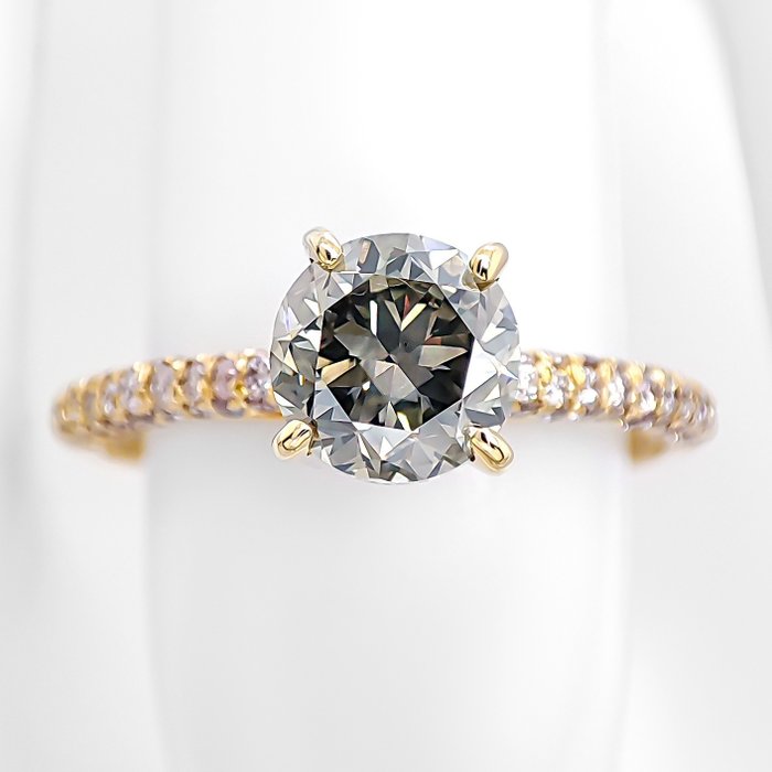 Ring - 14 karat Gulguld -  132ct tw Grøn Diamant (Naturfarvet) - Diamant