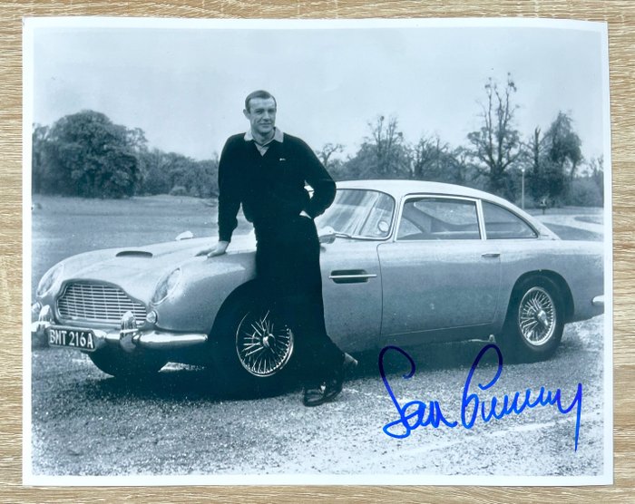 James Bond 007: Goldfinger - Sean Connery with Aston Martin DB5, signed with COA