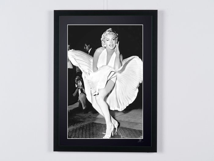 The Seven Year Itch 1955 - Marilyn Monroe 1952 - Fine Art Photography - Luxury Wooden Framed 70X50 cm - Limited Edition Nr 04 of 30 - Serial ID - Original Certificate (COA) Hologram Logo Editor and QR Code - 100% New items