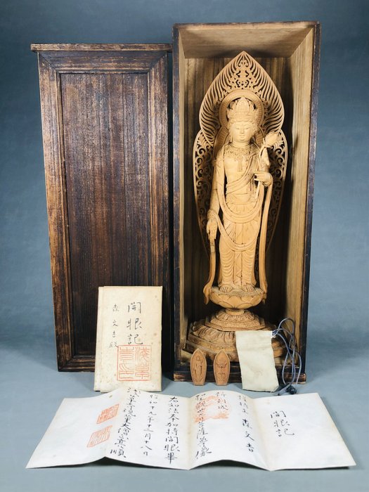 Statue of Kannon Bodhisattva 聖観世音菩薩尊像 51.5cm - Statue - Antik træ fra Sensoji Temple 浅草寺 - Japan