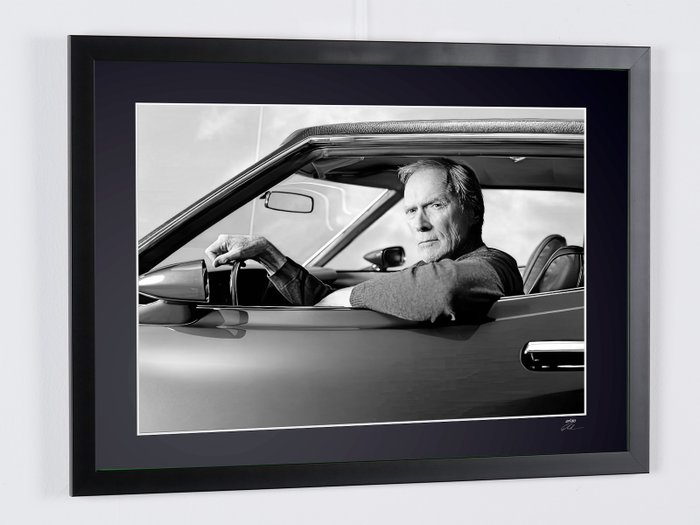 Gran Torino (2008) - Clint Eastwood as "Walt Kowalski" - Fine Art Photography - Luxury Wooden Framed 70X50 cm - Limited Edition 08 of 30 - Serial ID 19107 - al Certificate (COA), Hologram Logo Editor and QR Code - 100% New items.