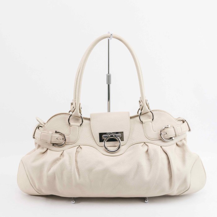 Salvatore Ferragamo - White Gancini Leather Handbag - Håndtaske