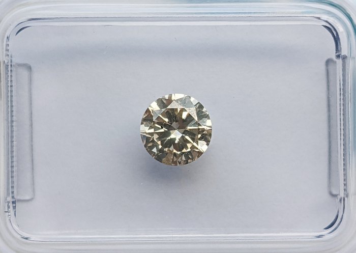 Ingen mindstepris - 1 pcs Diamant  (Naturfarvet)  - 0.54 ct - Rund - Fancy light Brun - SI2 - International Gemological Institute (IGI)