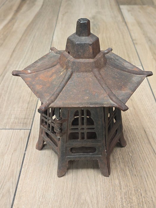 Large Temple Lantern - Lanterne - Støbejern