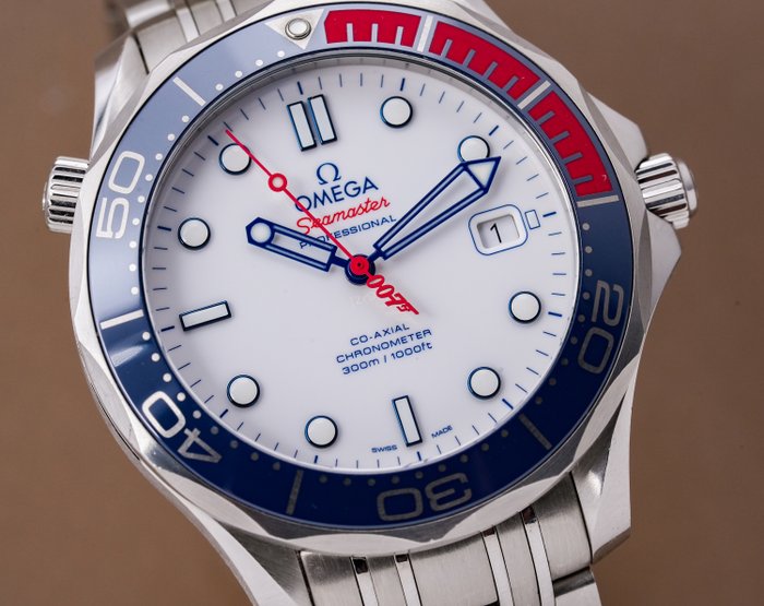 Omega - Seamaster Diver 300 M  James Bond 007 Commander’s Watch - 212.32.41.20.04.001 - Mænd - 2011-nu