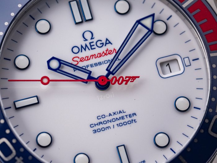 Omega - Seamaster Diver 300 M  James Bond 007 Commander’s Watch - 212.32.41.20.04.001 - Mænd - 2011-nu