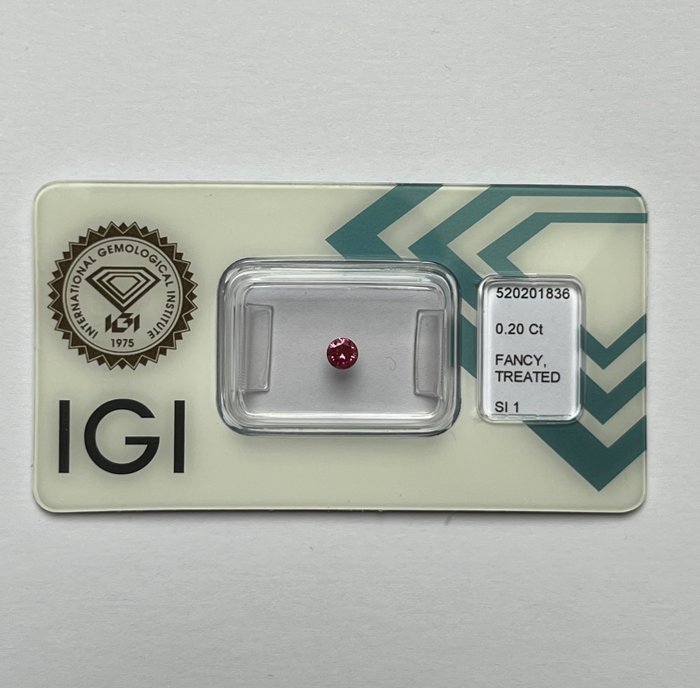 1 pcs Diamant  (Farvebehandlet)  - 0.20 ct - Rund - Fancy vivid Lille nuance Lyserød - SI1 - International Gemological Institute (IGI)