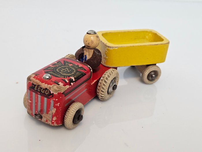 Lego - Vintage - 669 - Ultra zeldzame Lego Trekker + bestuurder 1952 in topstaat! Set 669 Met 3 logo's! - 1950-1960