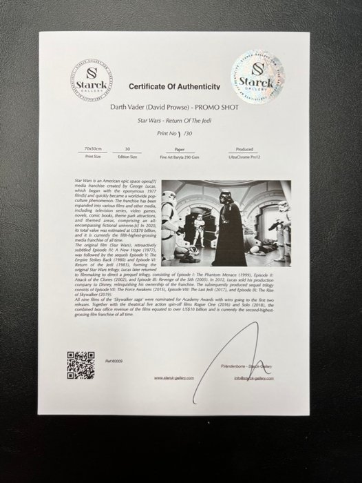 Star Wars - A New Hope" 1977 - Darth Vader (David Prowse) On Set - First Movie Shooting - Fine Art Photography - Luxury Wooden Framed 70X50 cm - Limited Edition Nr 02 of 30 - Serial ID 60009 - Original Certificate (COA), Hologram Logo Editor and QR Code - 100% New items.