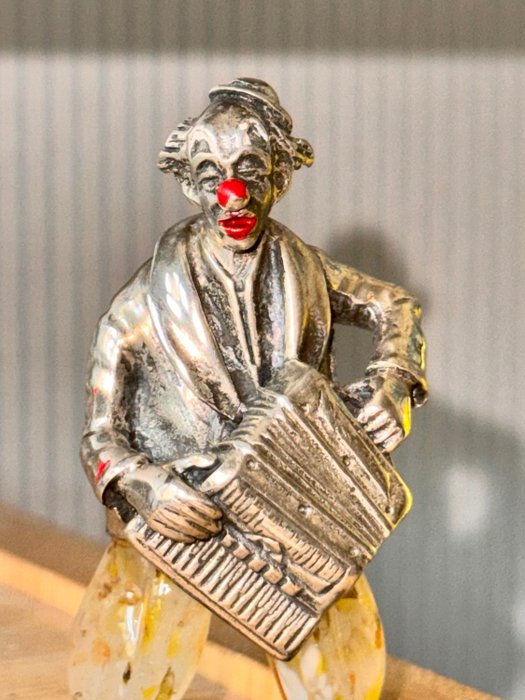 Vittorio Angini - Miniature figurine - Pagliaccio Musicante - 800 sølv