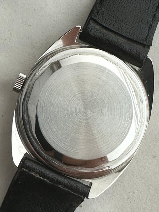 IWC - no 552 - 1827 - Unisex - 1970-1979