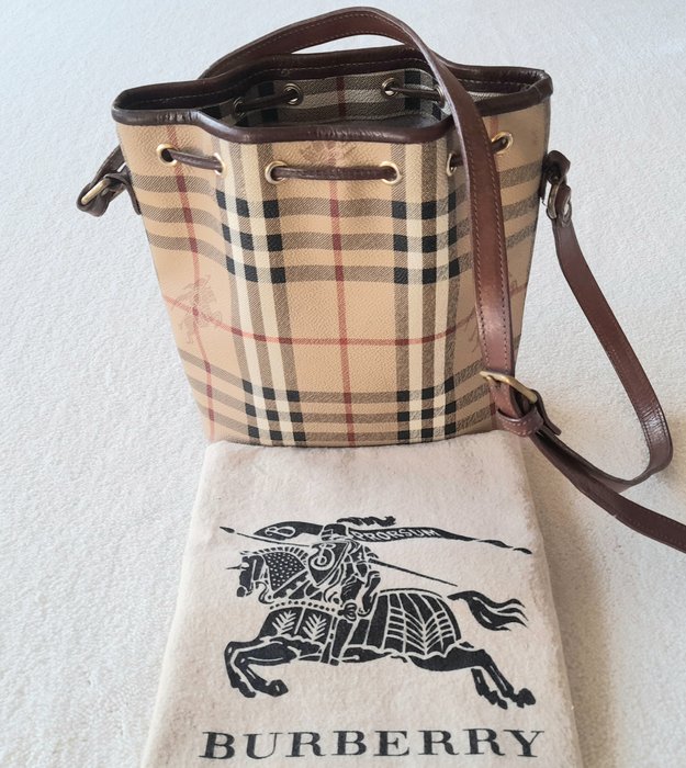 Burberry - Bucket - Skuldertaske