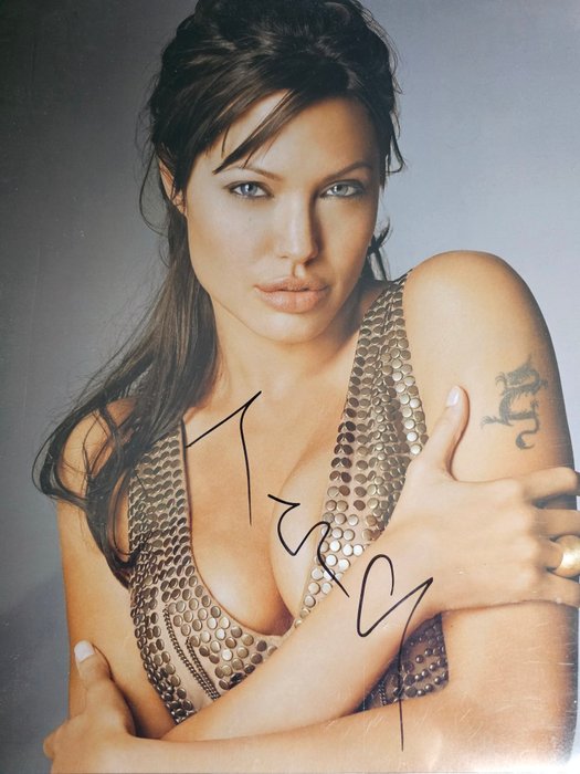 Angelina Jolie - Signed in Person - with LOA - Autograph photo - No Reserve!