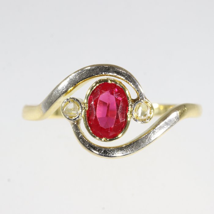 Ingen mindstepris - Ring - 18 kraat Gulguld -  0.60ct. tw. Rubin - Diamant - Vintage art deco fra 1930'erne