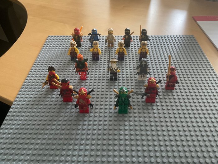 Lego - Ninjago : 18 minifigs