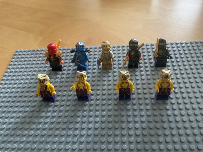 Lego - Ninjago : 18 minifigs