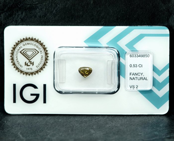 1 pcs Diamant  (Naturfarvet)  - 053 ct - Pære - Fancy Grålig Gul - VS2 - International Gemological Institute (IGI)