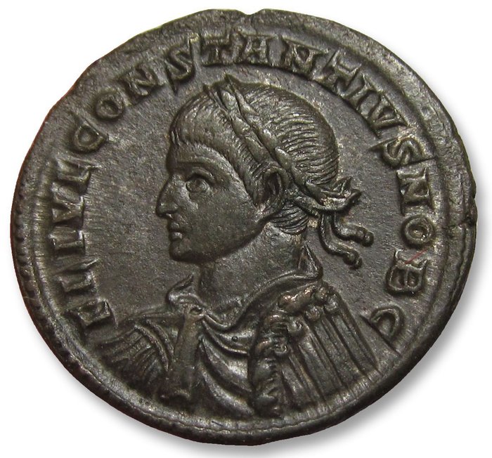 Romarriket Constantius II as Caesar under his father Constantine I Follis Treveri (Trier) mint circa 326 AD - mintmark PTR(pellet-in-crescent) - great bust type