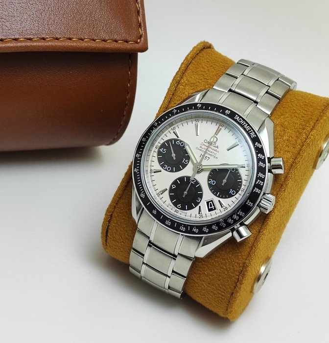 Omega - Speedmaster Date 1957 "Limited Edition" - 323.30.40.40.02.001 - Mænd - 2000-2010