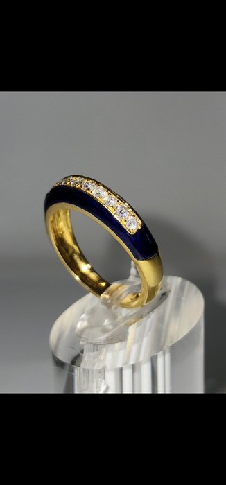 Ring - 18 kraat Gulguld, Smuk vintage 18K guld, blå emalje  diamantring Italien -  0.66ct. tw. Diamant (Natur)