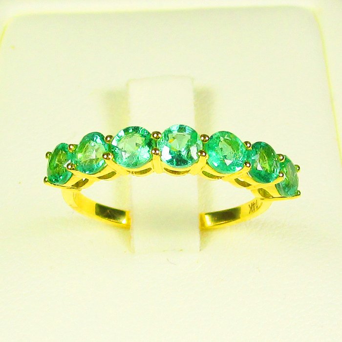 Ring - 14 karat Gulguld -  1.31ct. tw. Smaragd - Vidunderlig Emeralds Ring