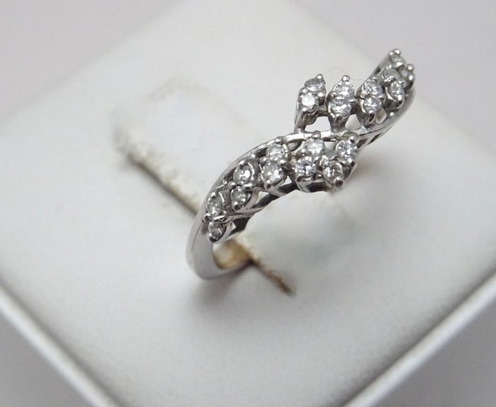 Ring - 18 kraat Hvidguld -  0.20ct. tw. Diamant (Natur)