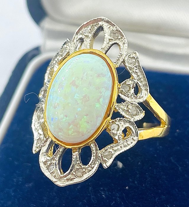 Ingen mindstepris - Ring - 9 kt. Gulguld, Sølv Opal - Diamant