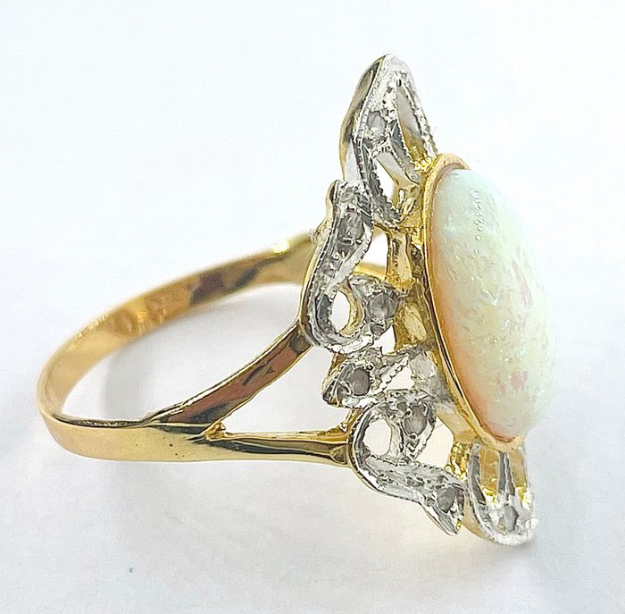 Ingen mindstepris - Ring - 9 kt. Gulguld, Sølv Opal - Diamant