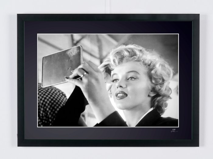 Niagara 1952 - Marilyn Monroe On The Set - Fine Art Photography - Luxury Wooden Framed 70X50 cm - Limited Edition Nr 02 of 30 - Serial ID 30674 - Original Certificate (COA), Hologram Logo Editor and QR Code - 100% new items