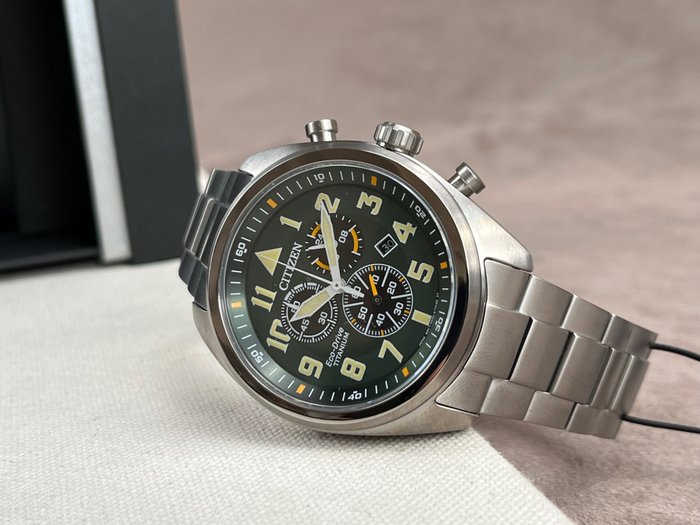 Citizen - Eco-Drive Super Titanium Chronograph Date - Ingen mindstepris - AT2480-81X - Mænd - 2011-nu