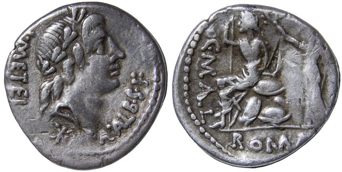 Romerska republiken C Publicius Malleolus c 96 fKr Dupondius Minted in Rome C•MAL / ROMA Roma seated left on shields