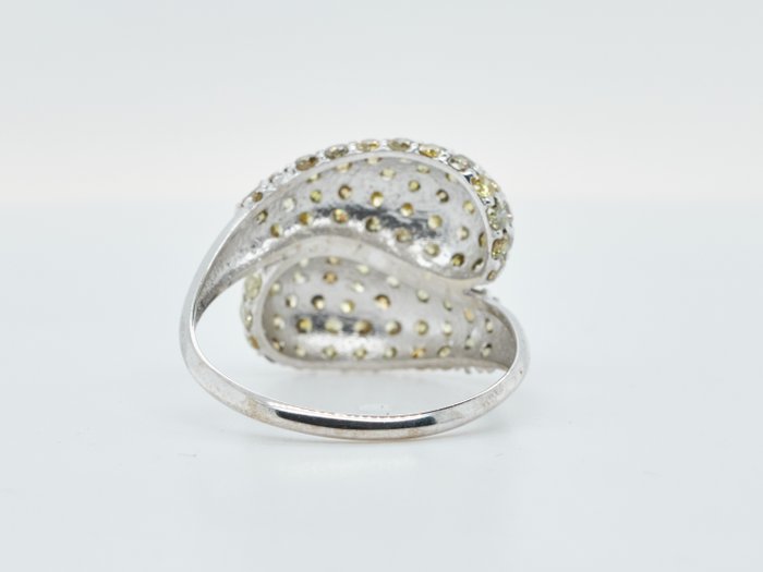 Ingen mindstepris - Ring 14 kt. -  2.04ct. tw. Diamant (Naturfarvet)