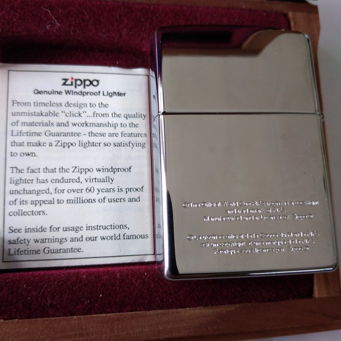 Zippo - 24 Karat Gold - ltd. Edition no. 3557 - silver Plate - World Cup Edition - Walnut Box - - Lommelighter - 24 karat guld -  (2)