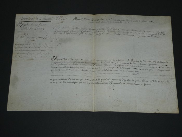 Louis XVI et son secrétaire Charles Eugène Gabriel de La Croix de Castries - Lettre patente signée "Louis" - Département de la Marine - 1783