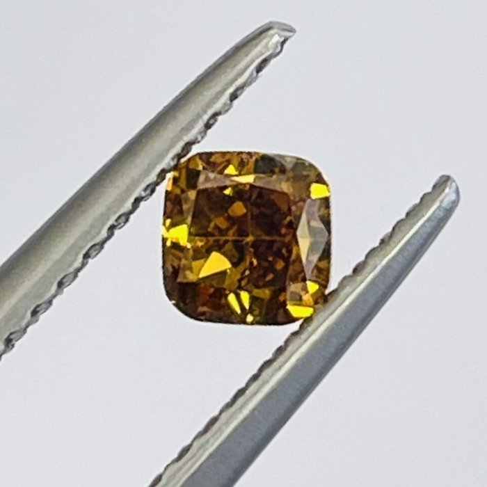 Ingen mindstepris - 1 pcs Diamant  (Natur)  - 0.38 ct - Pude - VS2 - International Gemological Institute (IGI) - Fancy dyb brunlig O