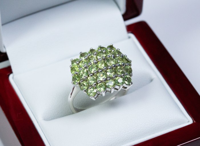 Ingen mindstepris - Ring - 925 sølv - 2,80 ct peridot (testet)