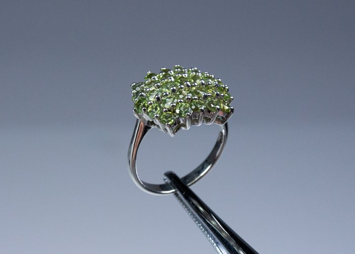 Ingen mindstepris - Ring - 925 sølv - 2,80 ct peridot (testet)