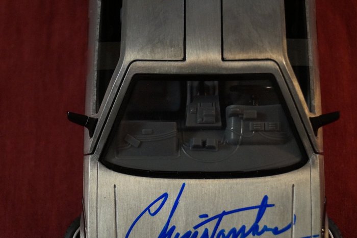 Tilbage til fremtiden - DeLorean Time Machine Model Car, signed by Christopher Lloyd (Doc) with Beckett COA