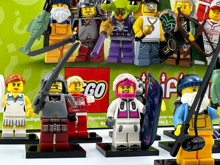 Lego - Minifigurer - serie 3 (8803) - complete reeks van 16 figuren - met originele doos - 2011