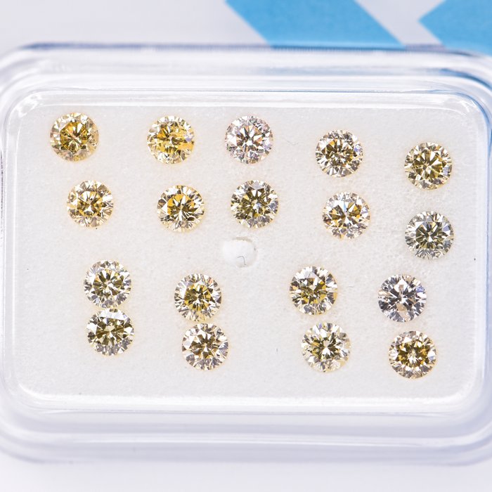 Ingen mindstepris - 18 pcs Diamant  (Naturfarvet)  - 1.05 ct - Rund - Fancy Brunlig Gul - SI2 - International Gemological Institute (IGI)