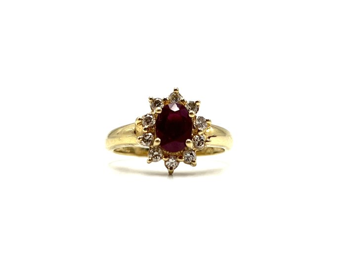 Ring - 18 kraat Gulguld -  0.70ct. tw. Rubin - Diamant