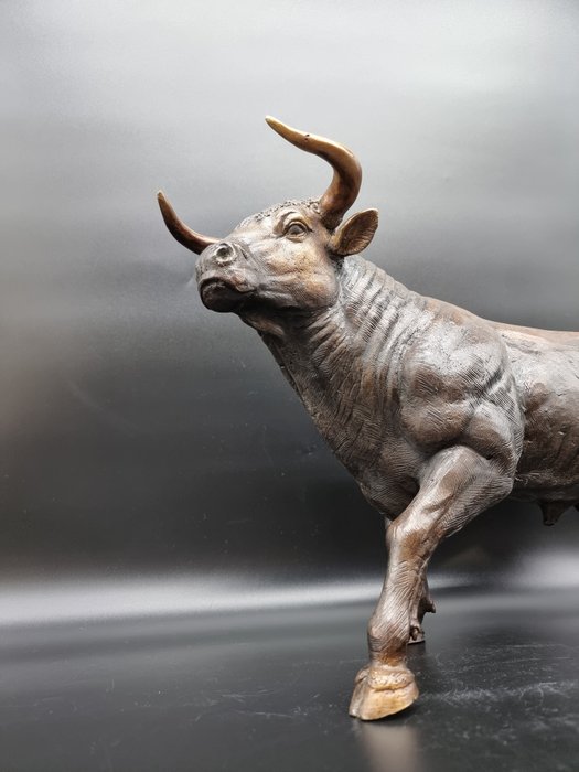 Statue, XL Bronze Bull Hand-Crafted - 28 cm - Bronze