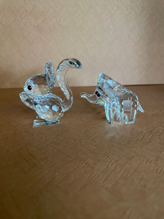 Swarovski - Statuette - Squirrel  5135941 and Elephant, small 151489 (2) - Krystal