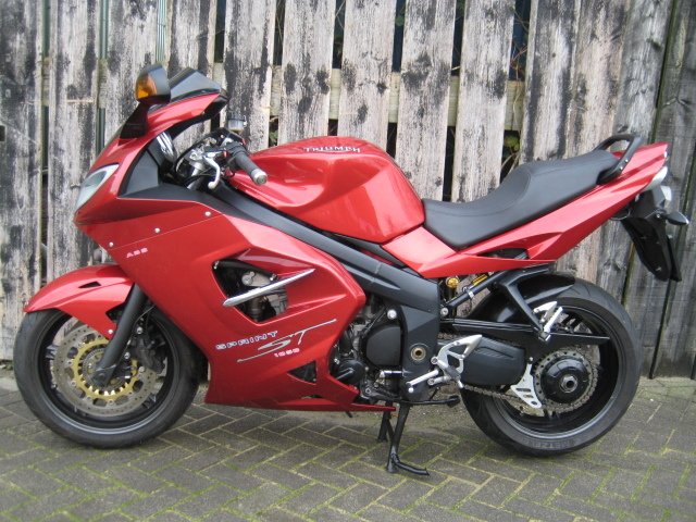 Triumph - Sprint ST - 1150 cc - 2006